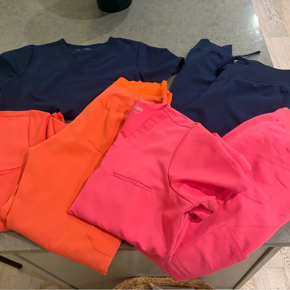 Colorful Scrub Set - Picture 1 of 1